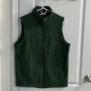 *NWT* Field & Stream Men's Dark Green Sweater Fleece Vest.  Side MEDIUM